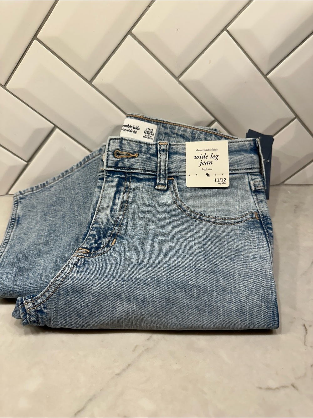 abercrombie kids light wash wide leg jeans size 11/12 NWT